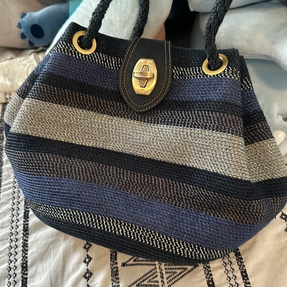 Eric Javits Shenia Squishee Metallic Woven Tote. - Picture 4 of 12